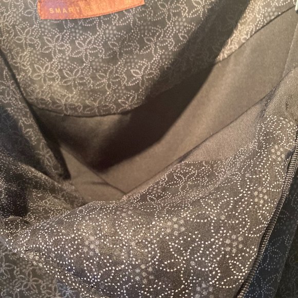 Black Sheer Skirt with Soft White Flower Design - EUC - Picture 8 of 11